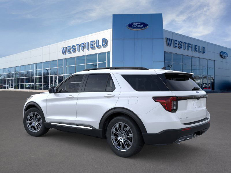 2025 Ford Explorer photo 2