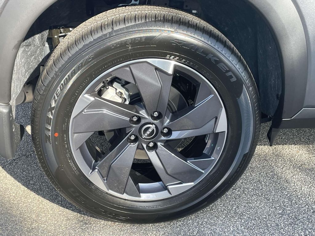2026 Nissan Rogue SV photo 6