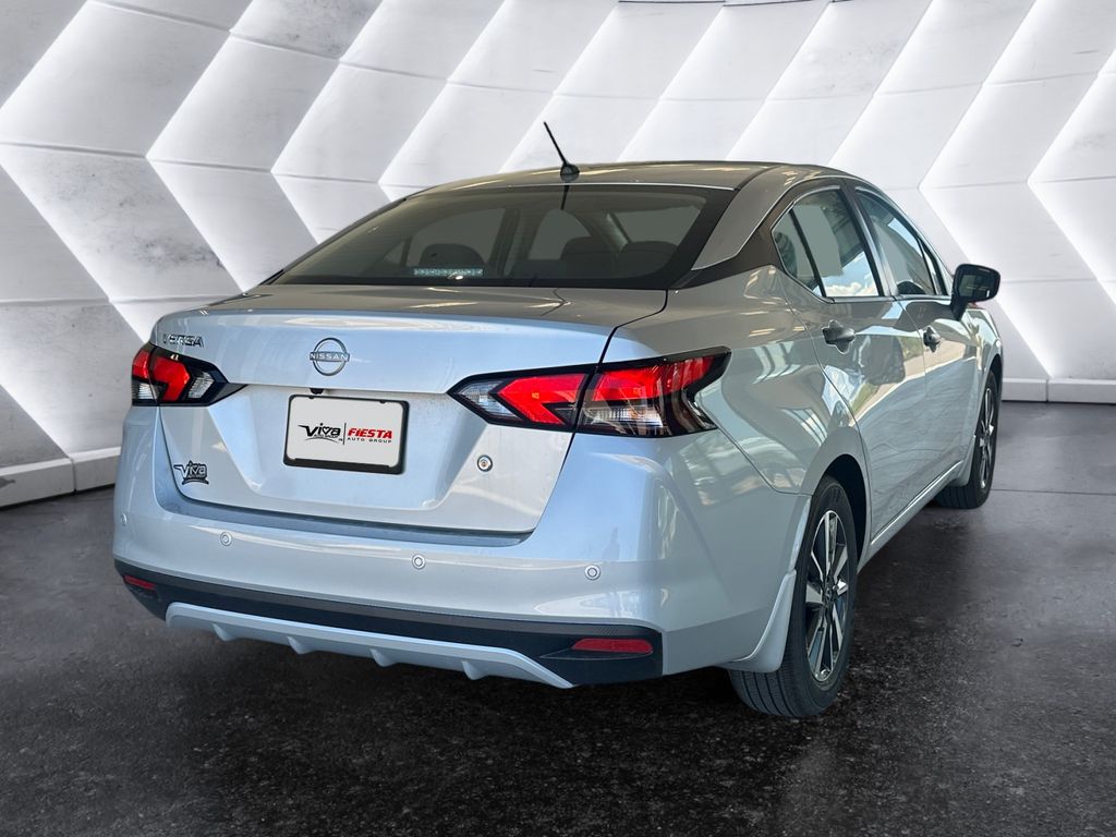 2025 Nissan Versa 1.6 S photo 4
