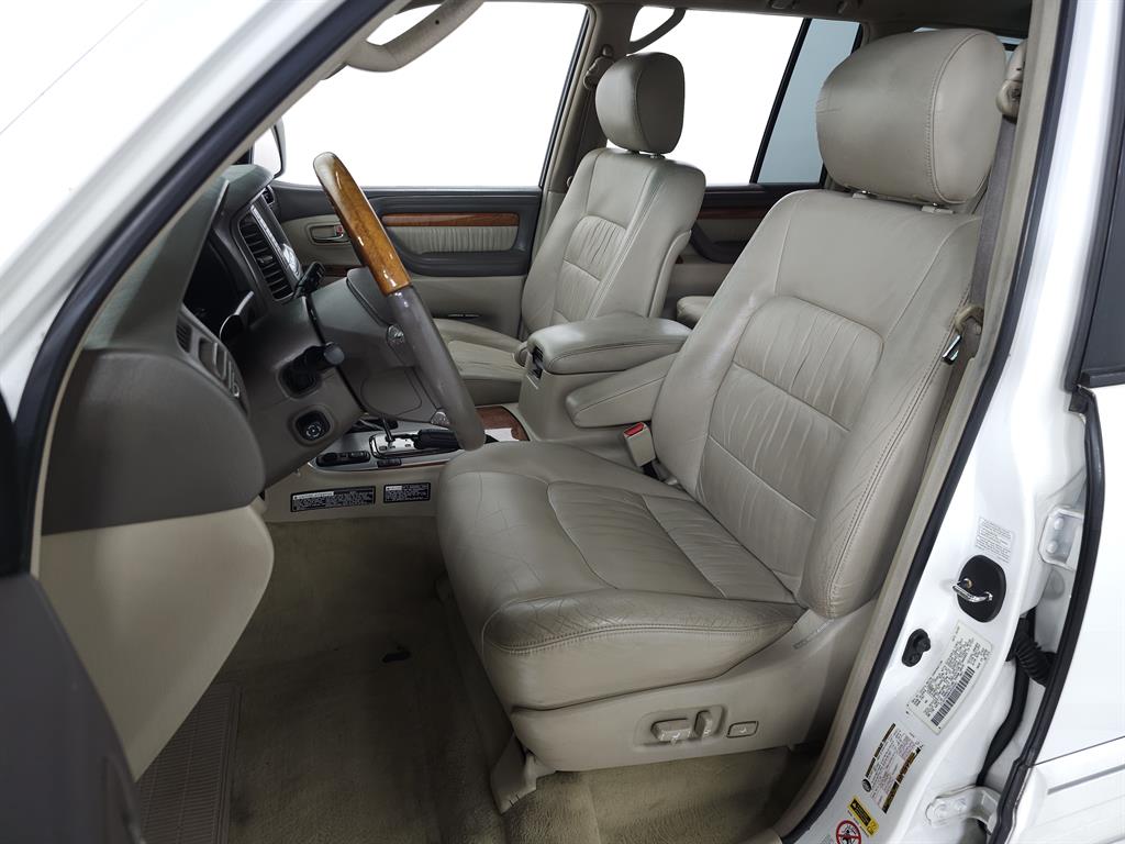 2006 Lexus LX 470 photo 11