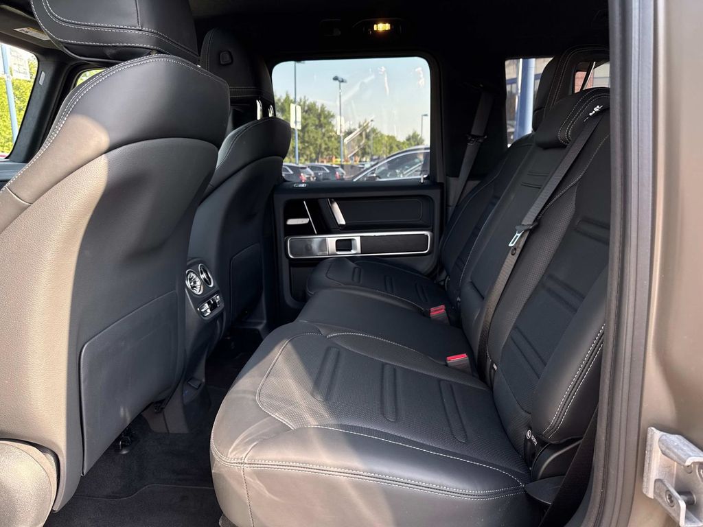 2025 Mercedes Benz G 550 photo 12