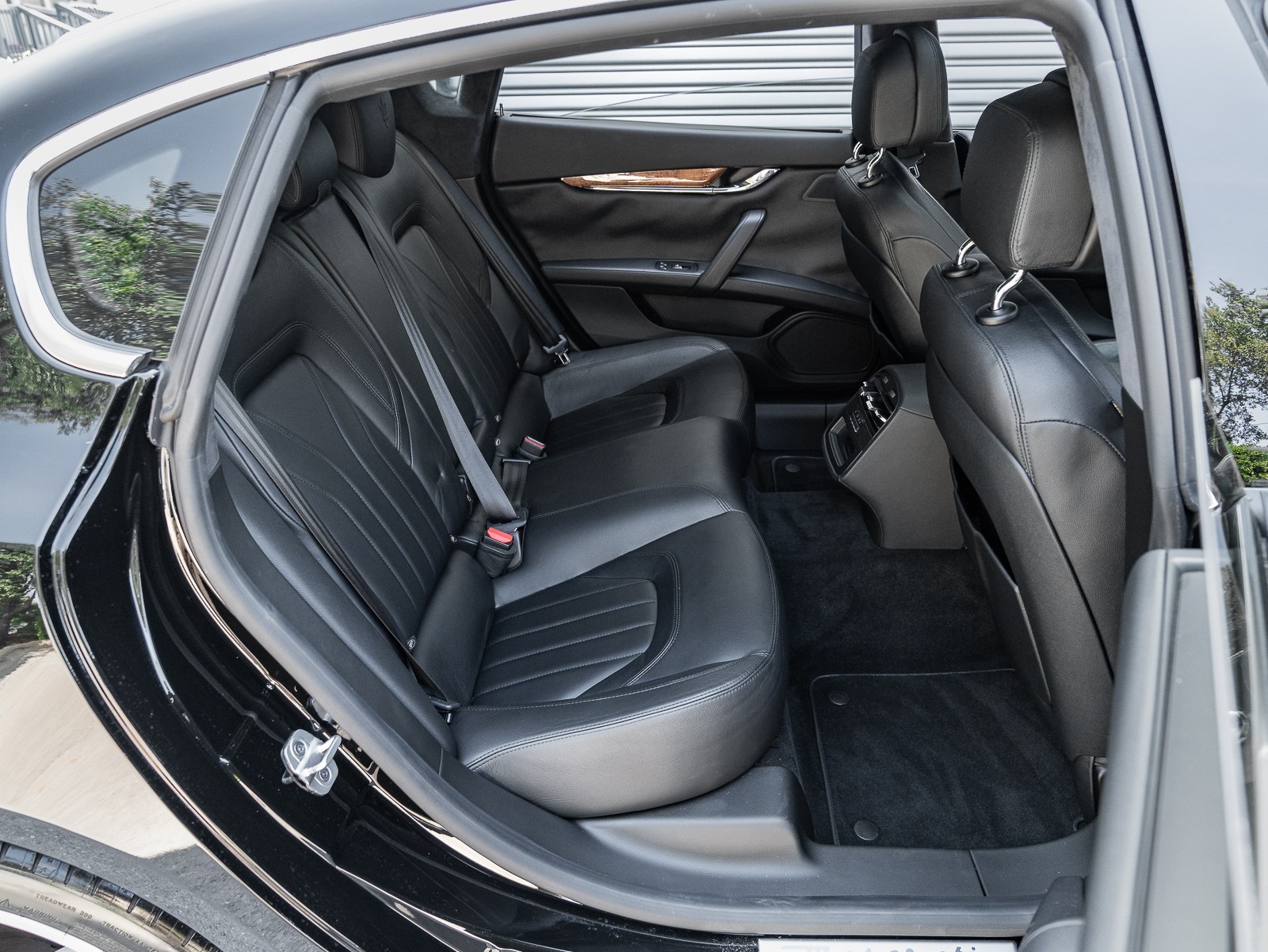 2014 Maserati Quattroporte GTS photo 30