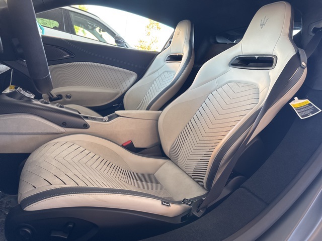 2023 Maserati MC20 Base photo 11