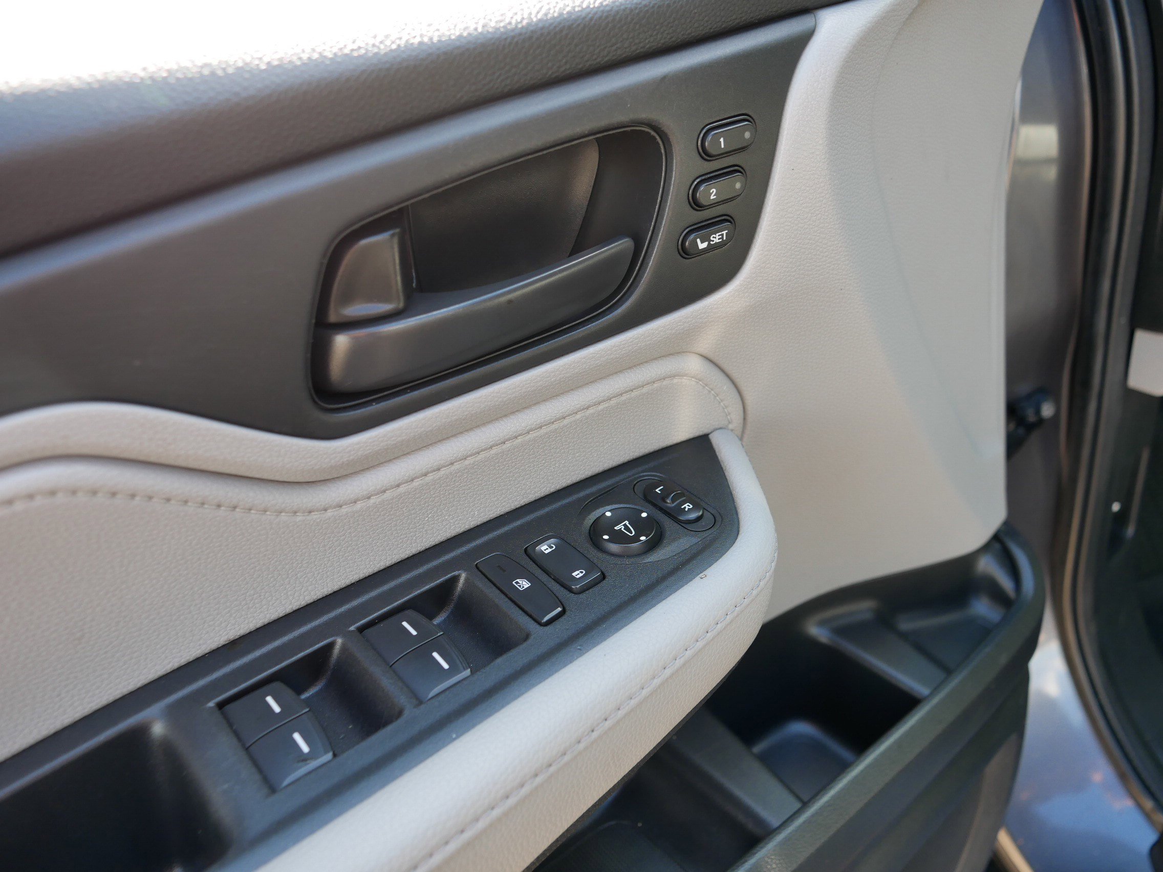 2018 Honda Odyssey EX-L photo 19