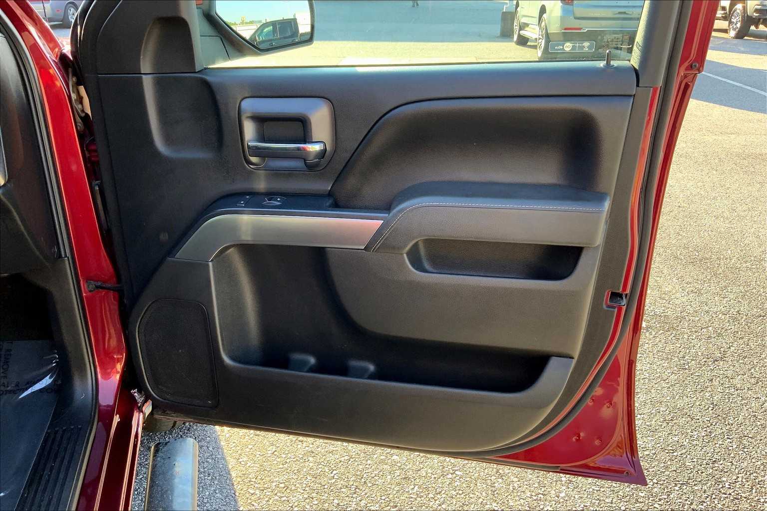 2017 Chevrolet Silverado 1500 LT photo 21