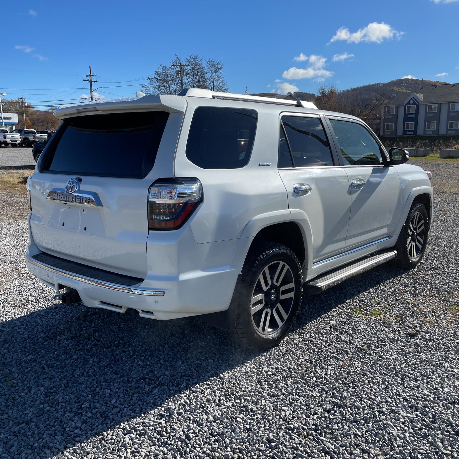 2018 Toyota 4Runner Limited photo 2