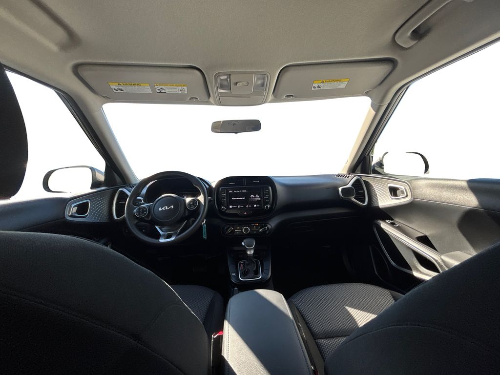 2022 Kia Soul LX photo 11