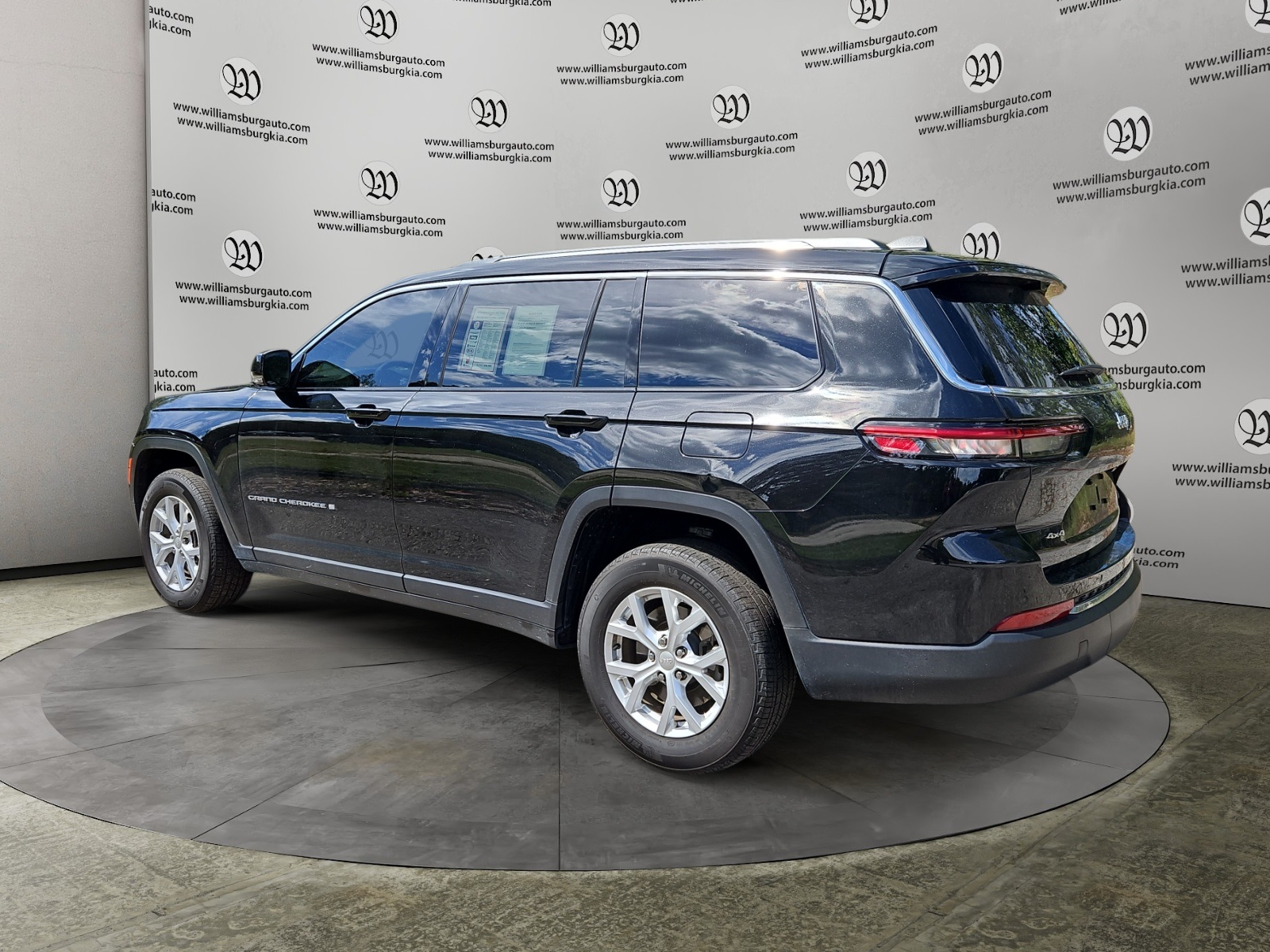 2023 Jeep Grand Cherokee Limited photo 3