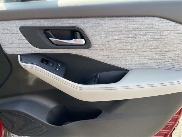 2021 Nissan Rogue SV photo 19
