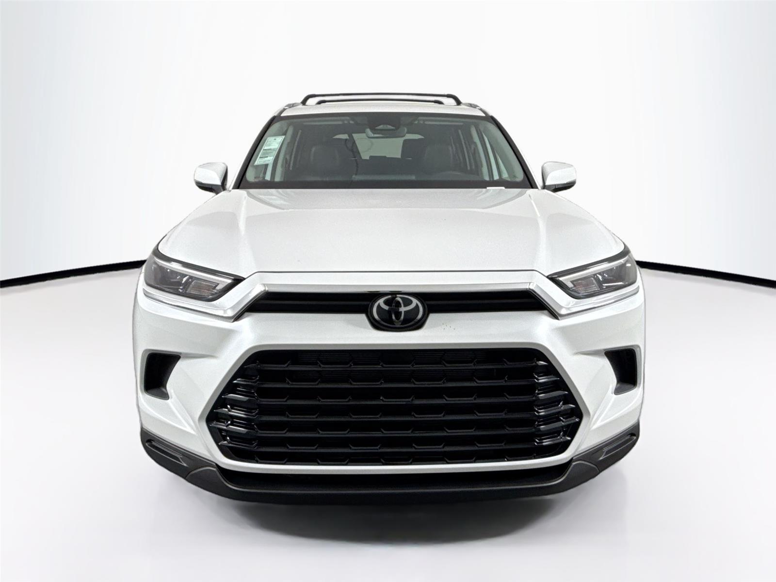 2024 Toyota Grand Highlander XLE photo 3