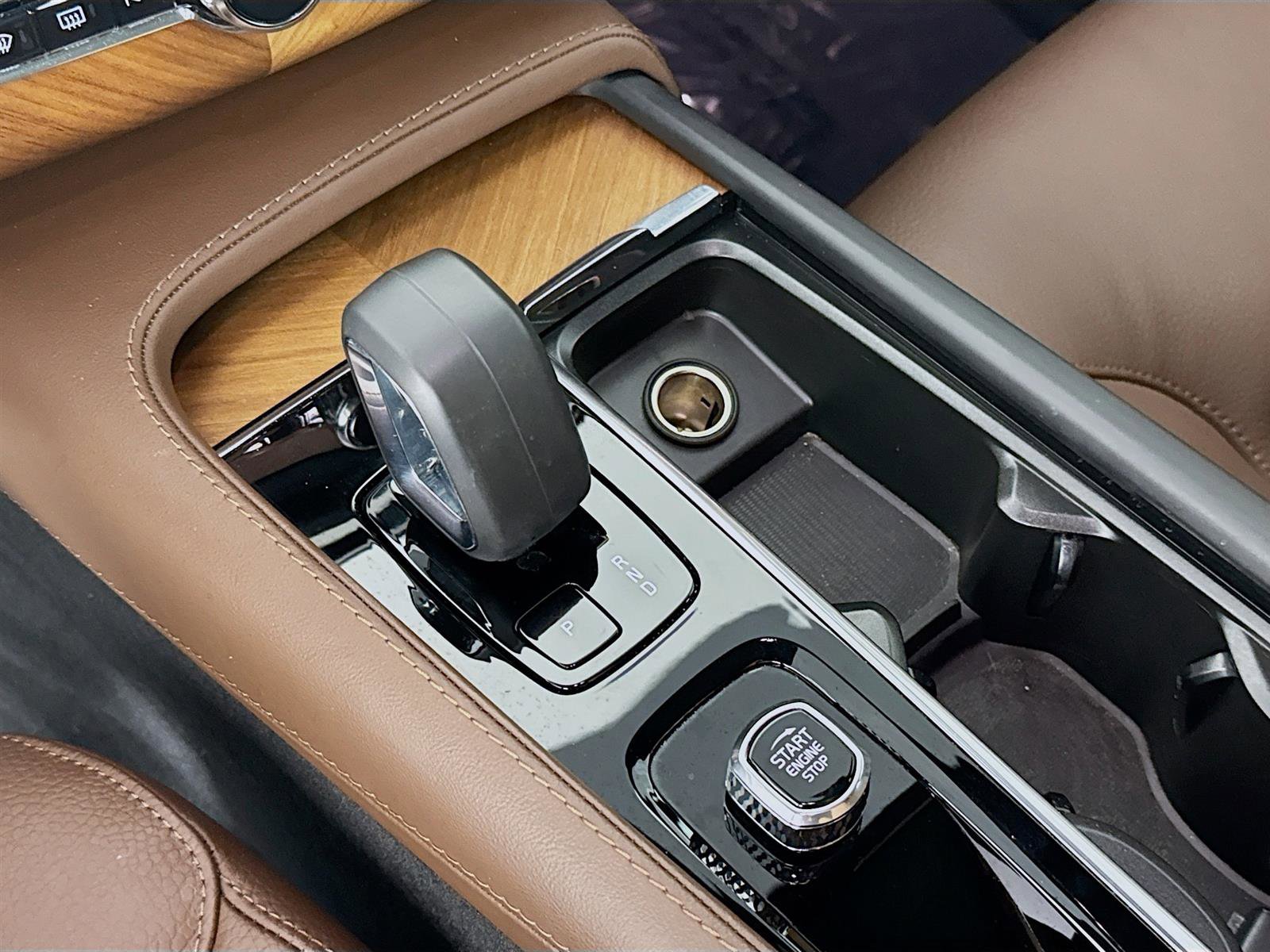2024 Volvo XC90 B5 Plus photo 19