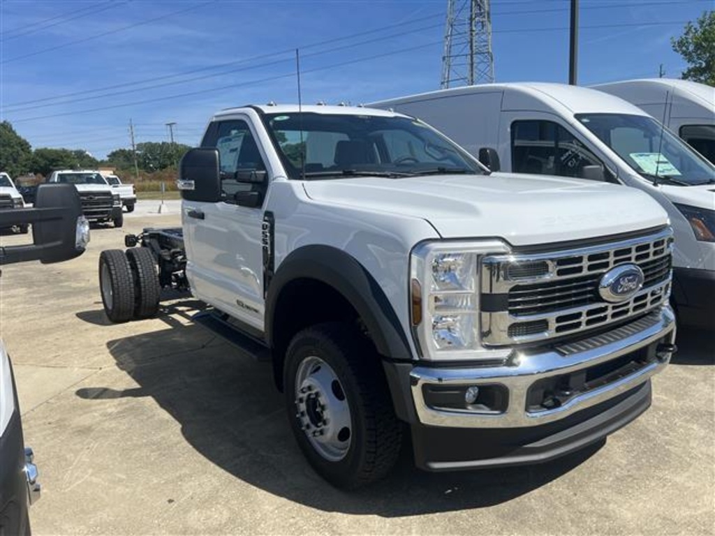 2025 Ford F-550 XL photo 2