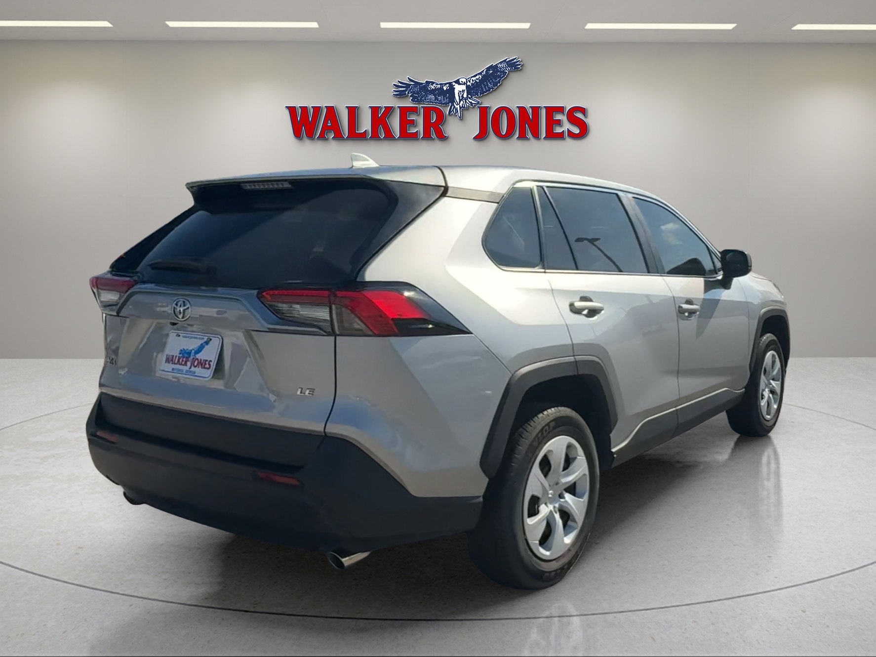 2023 Toyota RAV4 LE photo 2