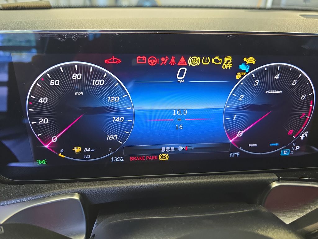 2025 Mercedes Benz GLB 250 photo 20