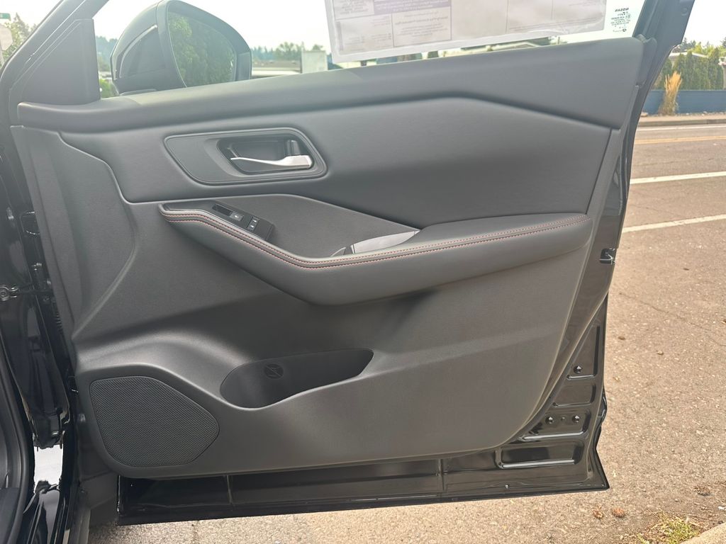 2026 Nissan Rogue SV photo 22