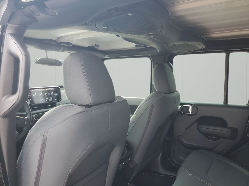 2025 Jeep Wrangler Sport photo 17