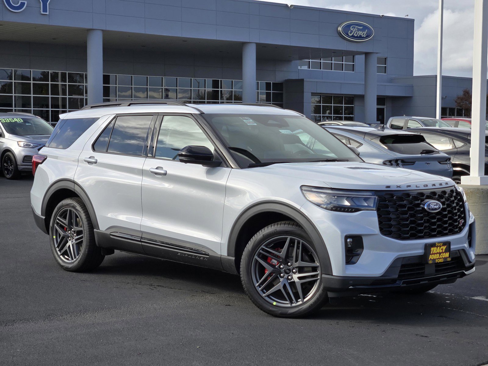 2026 Ford Explorer ST's photo