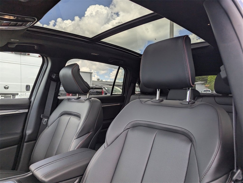 2025 Jeep Wagoneer S Launch Edition photo 12