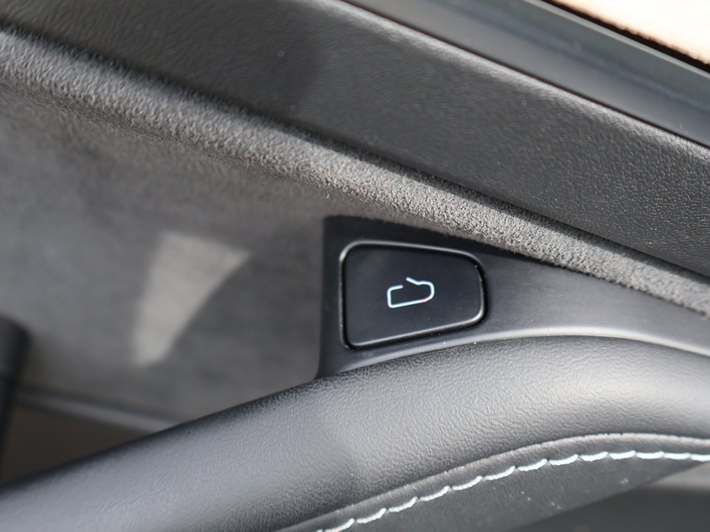 2022 Tesla Model Y Performance photo 40