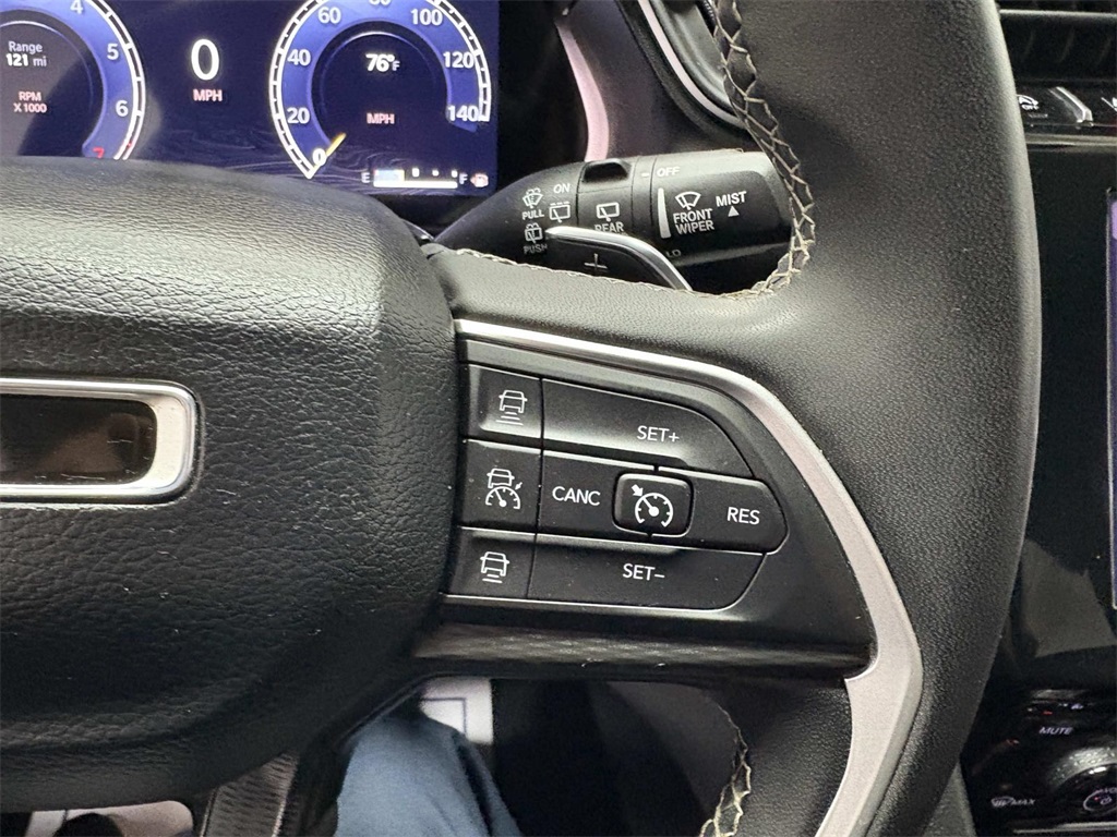 2023 Jeep Grand Cherokee Laredo photo 23