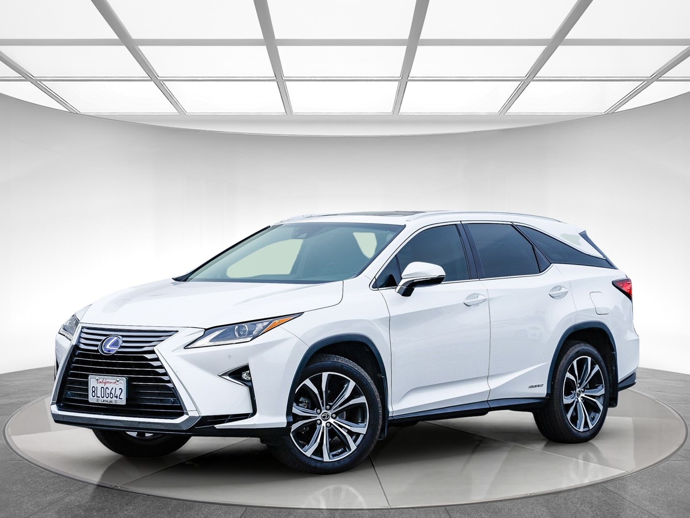 2019 Lexus RX Hybrid 450hL's photo