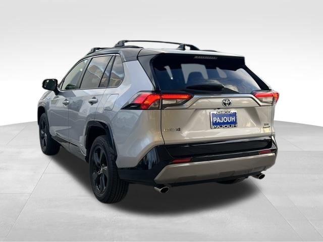2019 Toyota RAV4 Hybrid XSE photo 4