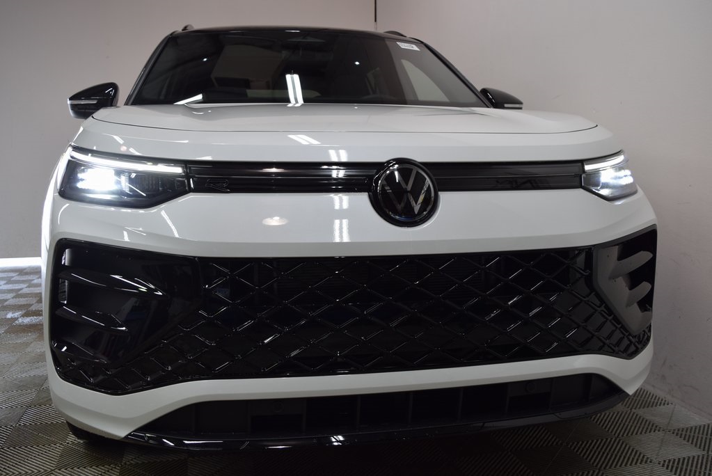 2025 Volkswagen Tiguan SE R-Line Black photo 2