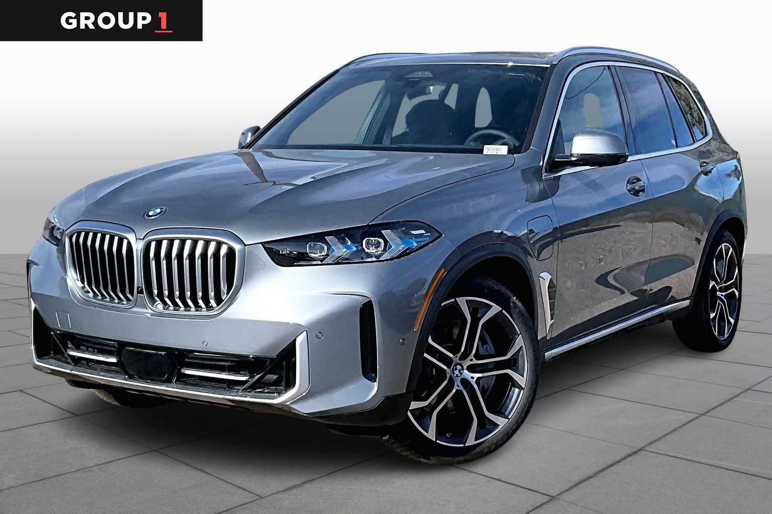 2026 BMW X5 50e's photo