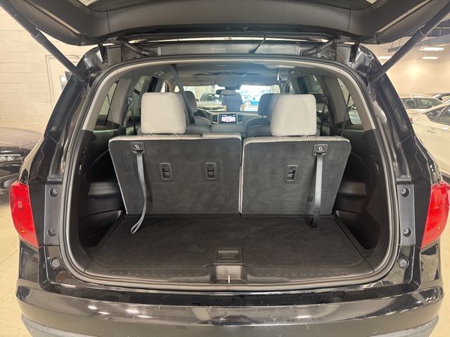 2016 Honda Pilot Touring photo 20