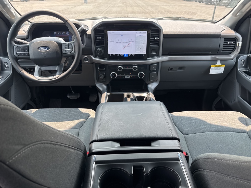 2025 Ford F-150 XLT photo 2