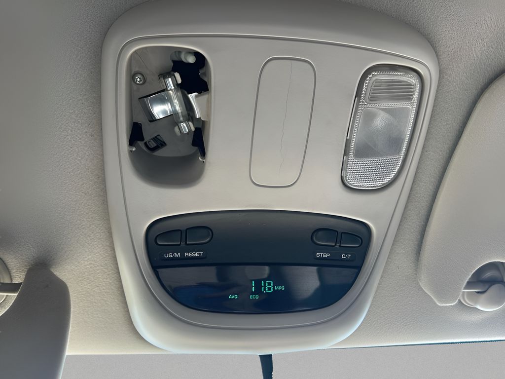 2004 Dodge Ram SLT photo 17