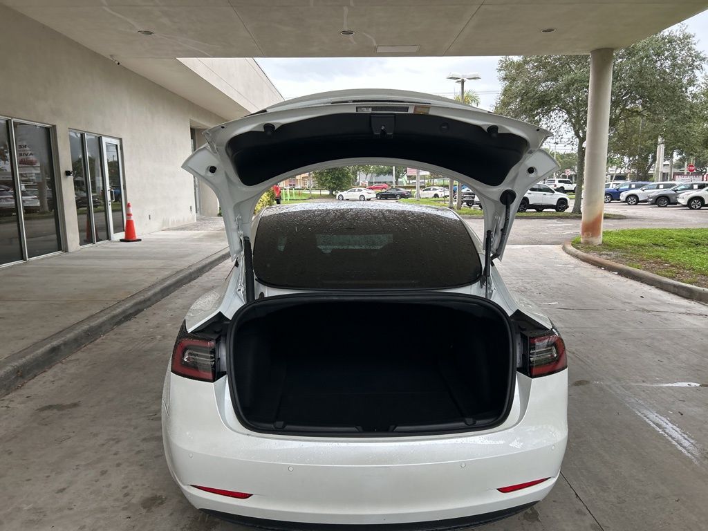 2021 Tesla Model 3 Standard Range Plus photo 24