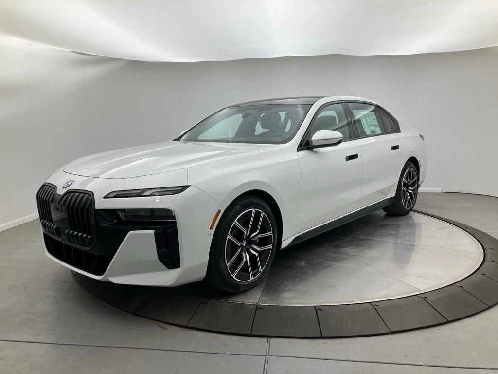 2025 BMW 7 Series 760i's photo