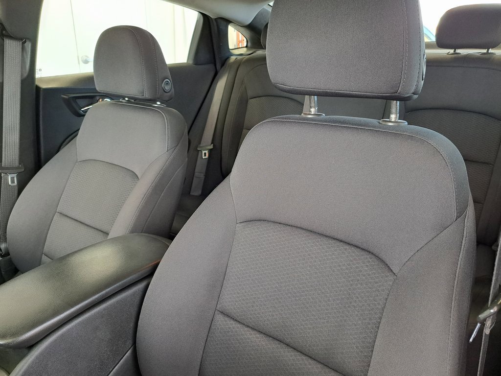 2021 Chevrolet Malibu LS photo 23