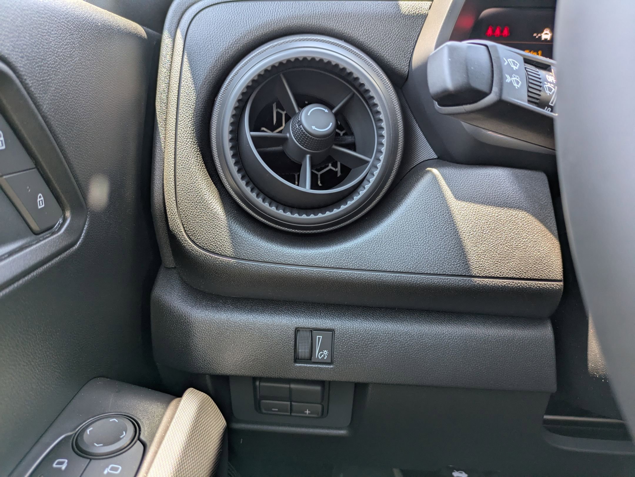 2025 Chevrolet Colorado LT photo 21