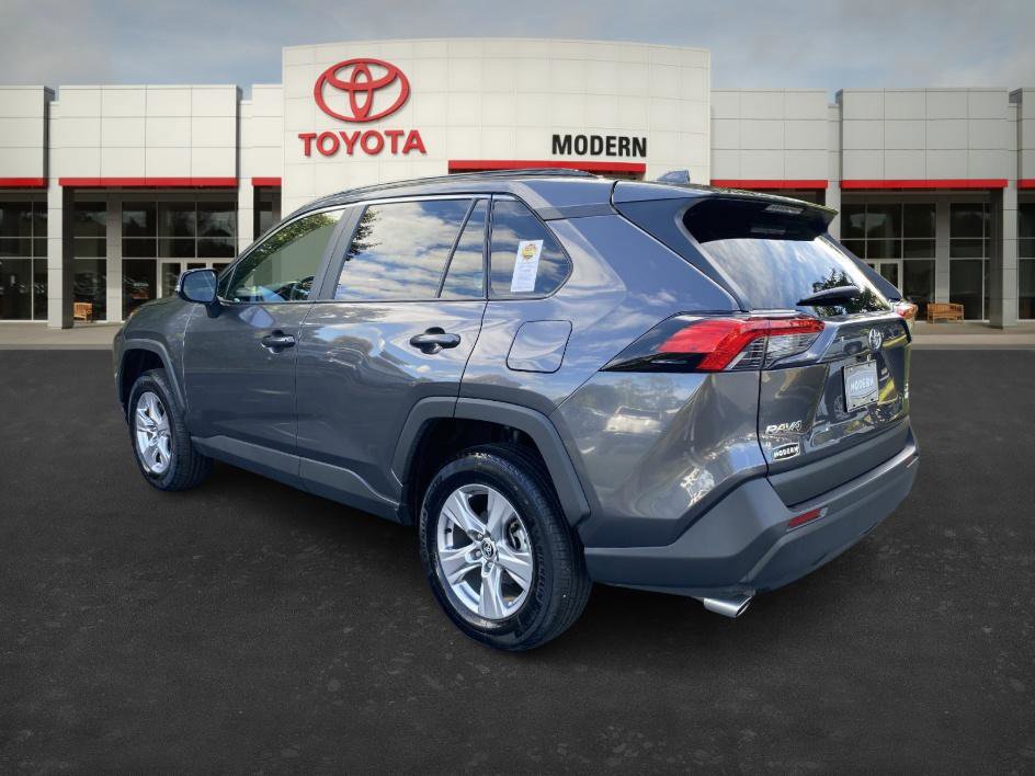 2025 Toyota RAV4 XLE photo 3