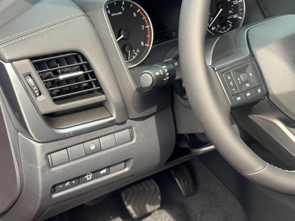 2026 Nissan Rogue SV photo 14