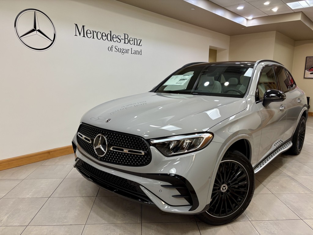 2026 Mercedes-Benz GLC Base's photo