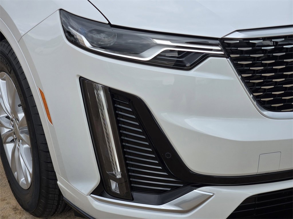 2025 Cadillac XT6 Luxury photo 9