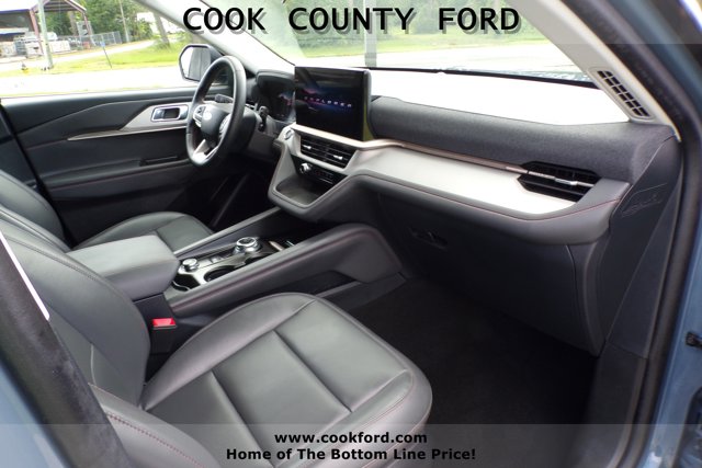 2025 Ford Explorer photo 20