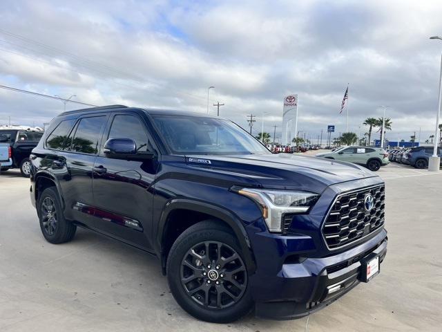 2023 Toyota Sequoia Platinum's photo