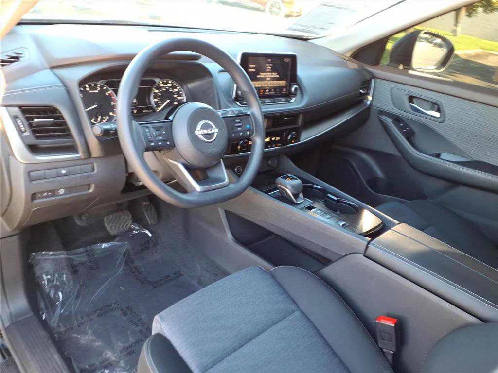 2023 Nissan Rogue SV photo 18