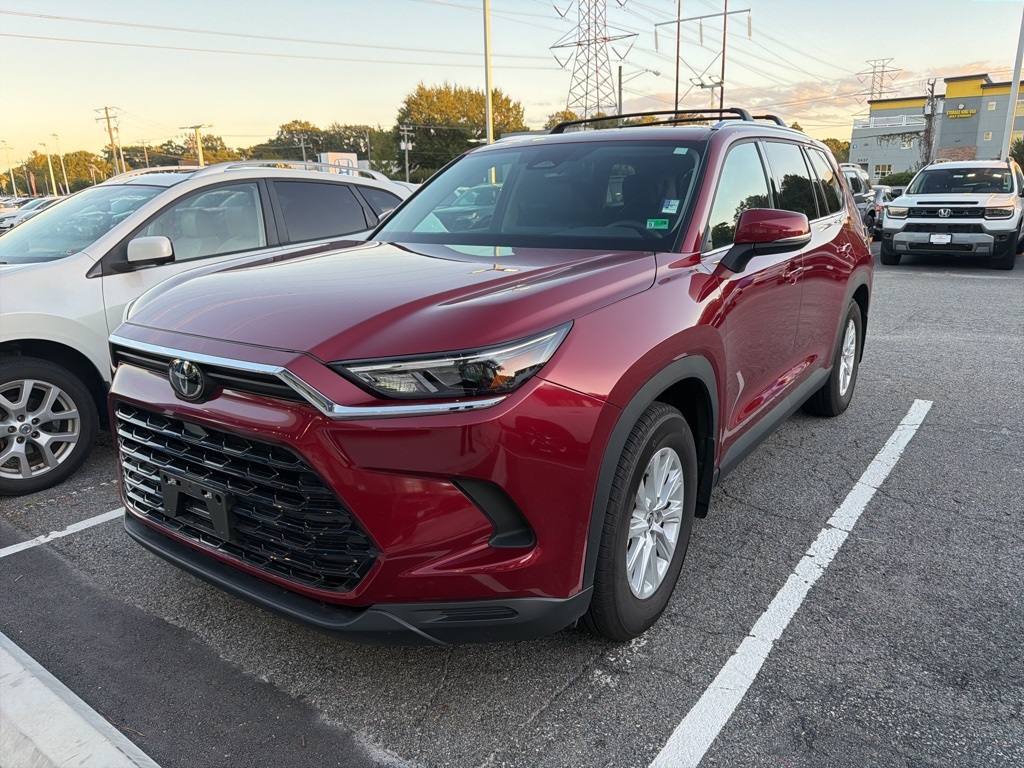 2024 Toyota Highlander Hybrid XLE photo 2