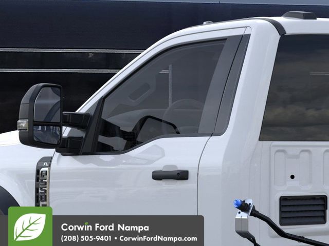 2025 Ford F-550 XL photo 18