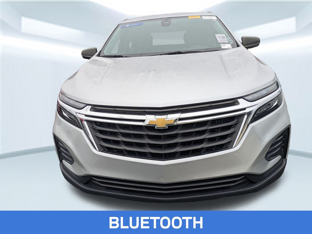 2022 Chevrolet Equinox LS photo 2