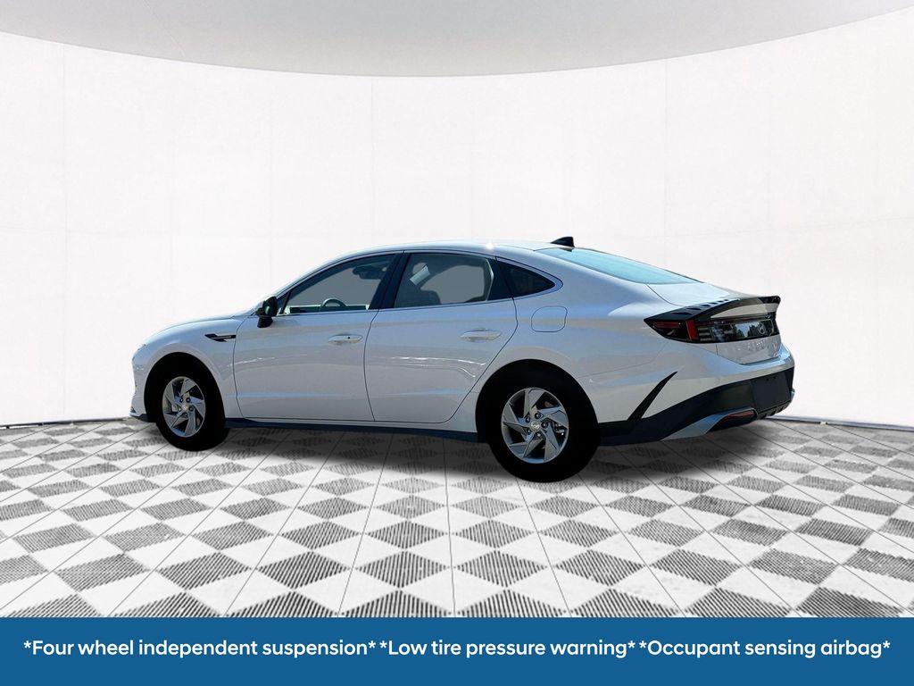 2025 Hyundai Sonata SE photo 3