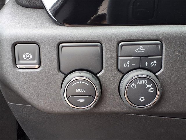 2025 Chevrolet Silverado 1500 LT photo 13