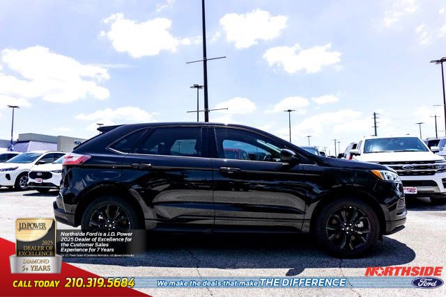 2024 Ford Edge SE's photo
