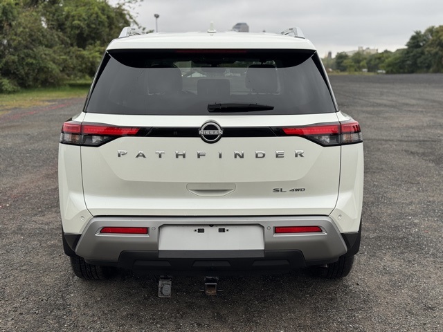 2023 Nissan Pathfinder SL photo 3