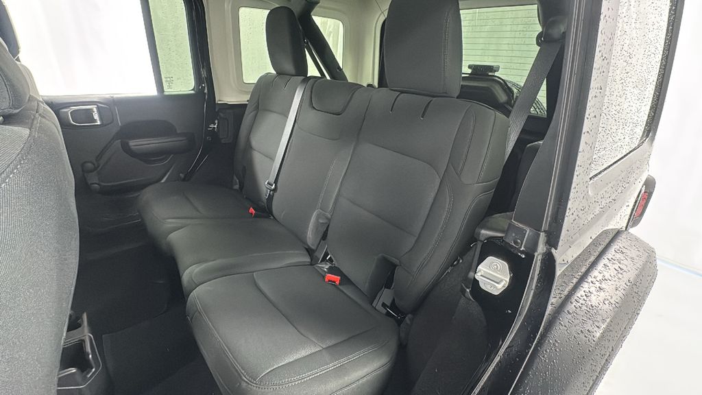 2021 Jeep Wrangler Unlimited Sport photo 12
